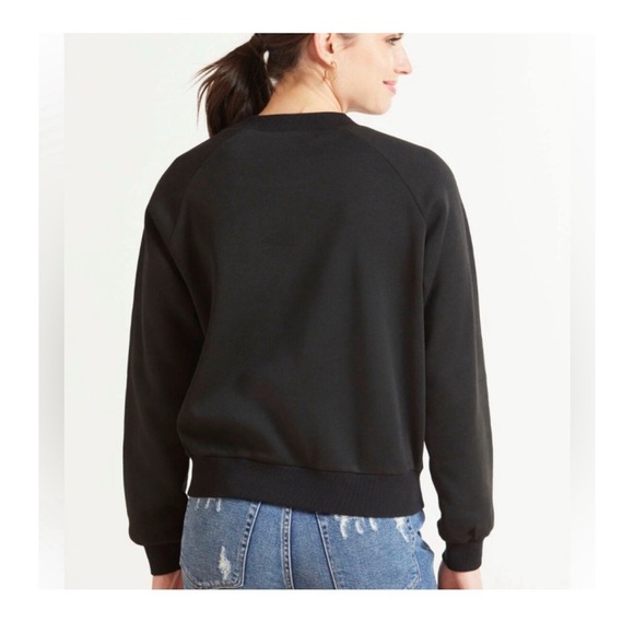 Evereve Kat Vegan Leather Front Swetashirt Black Raglan Pullover Top Size Small - Picture 3 of 16